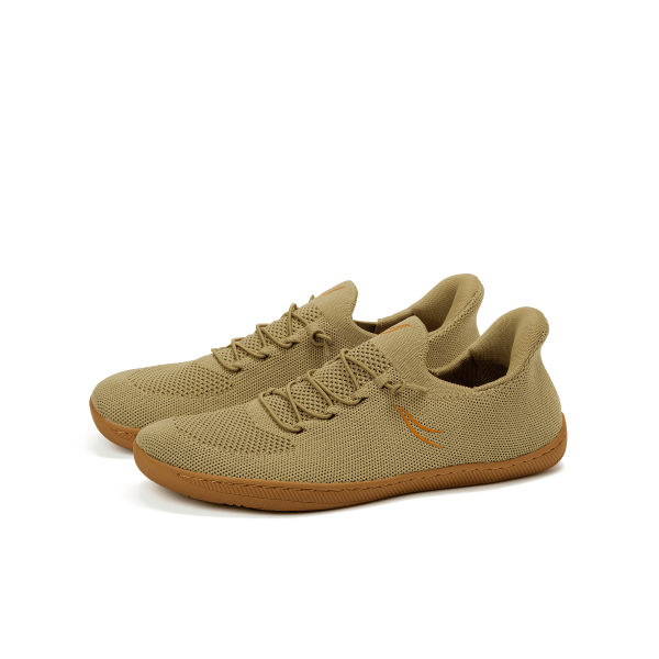 202 FLOW בז׳ - נעלי ברפוט מבד גמיש ונושם